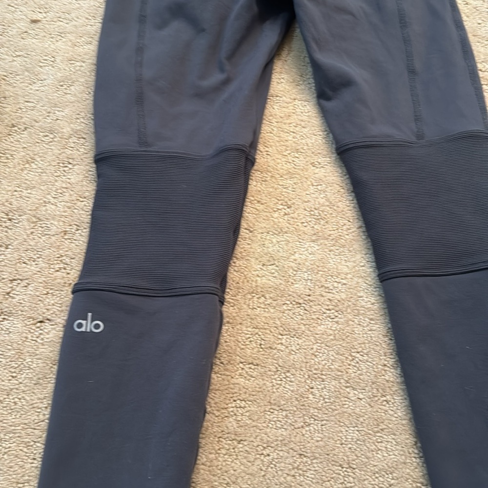 Alo yoga anthracite XS leggings - Picture 3 of 5